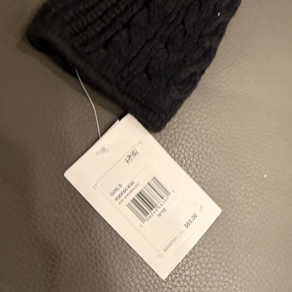 Abercrombie & Fitch Black Cable-Knit Cardigan and Red Heart Top - Picture 7 of 9